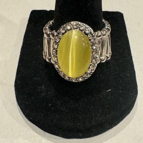 Elegant Yellow Stone Statement Ring - One Size Stretch Back - Picture 2 of 7